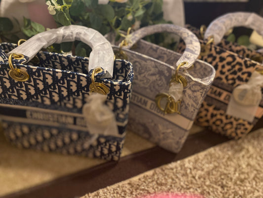 CD Medium Totes