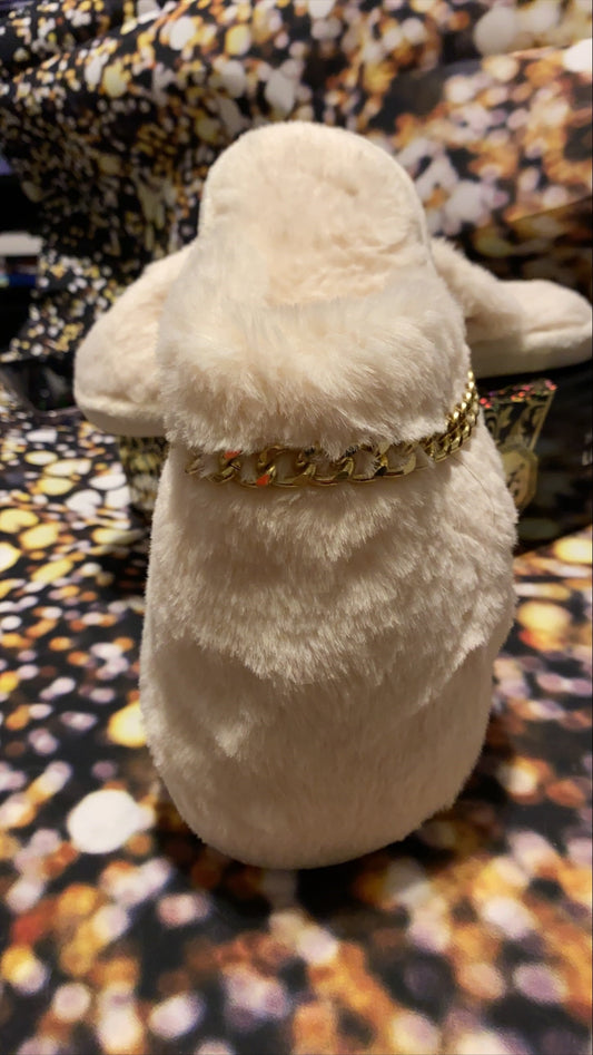 Off-white fur with gold chain slipper
